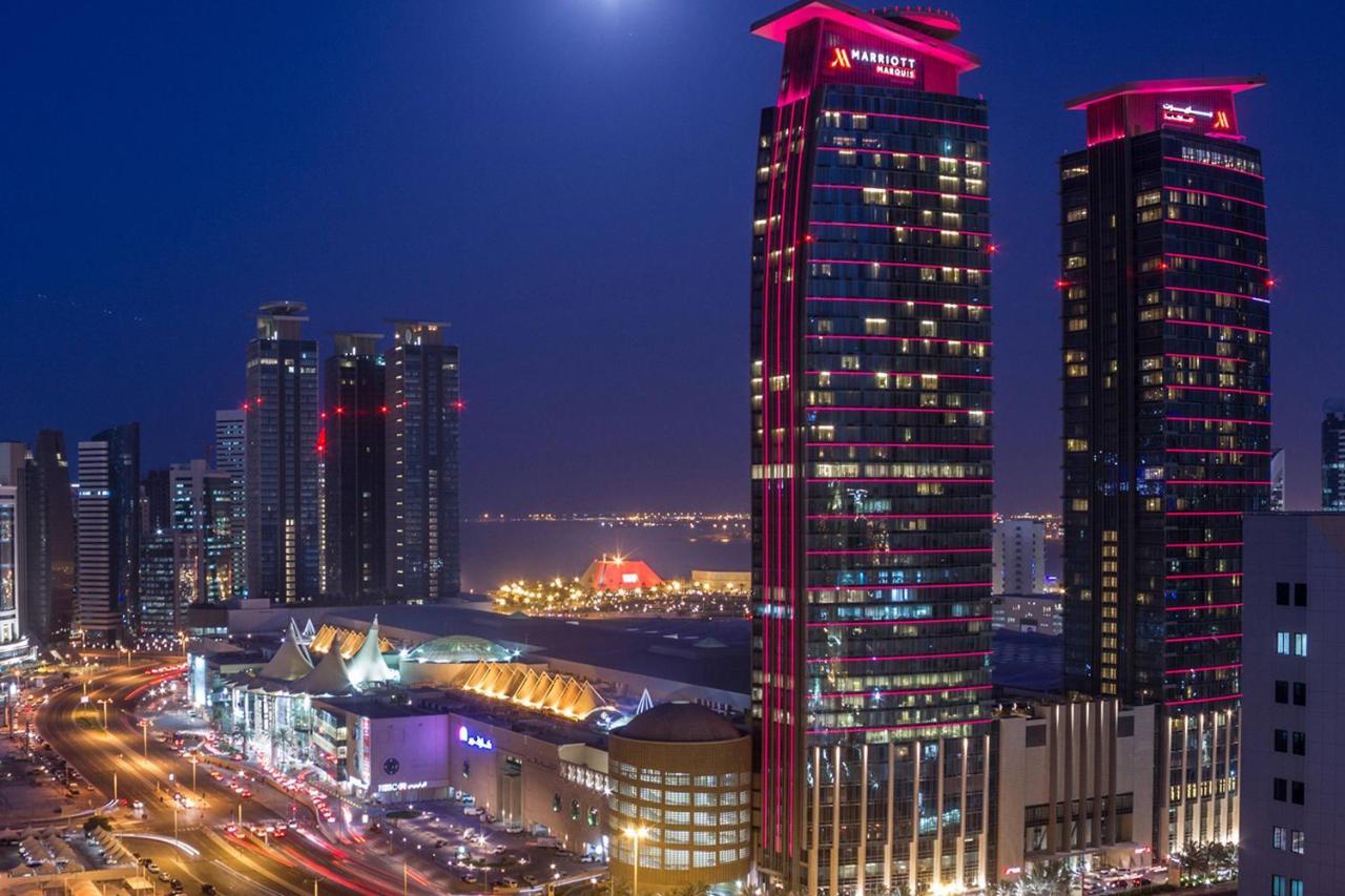 Marriott Marquis City Center Doha Hotel Kültér fotó The hotel at night