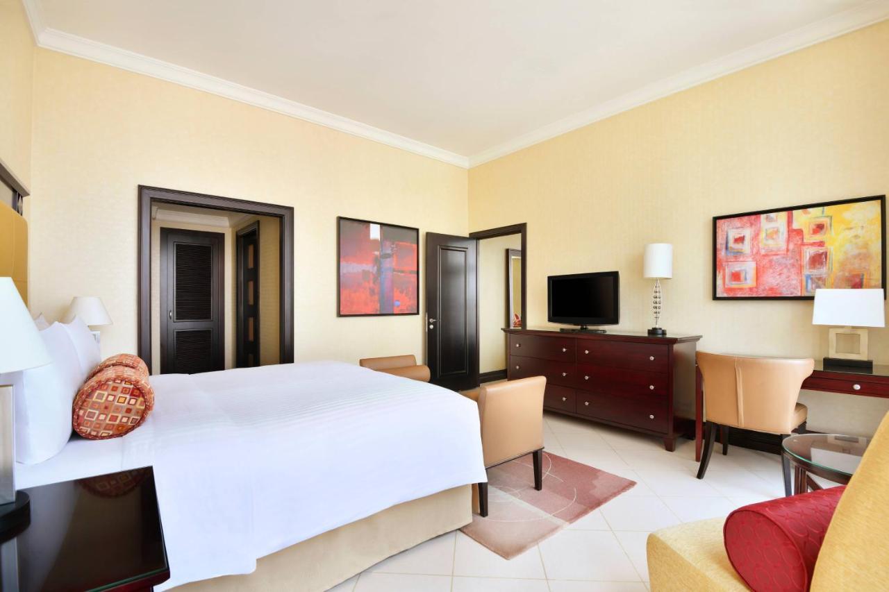 Marriott Marquis City Center Doha Hotel Kültér fotó A bedroom at the hotel